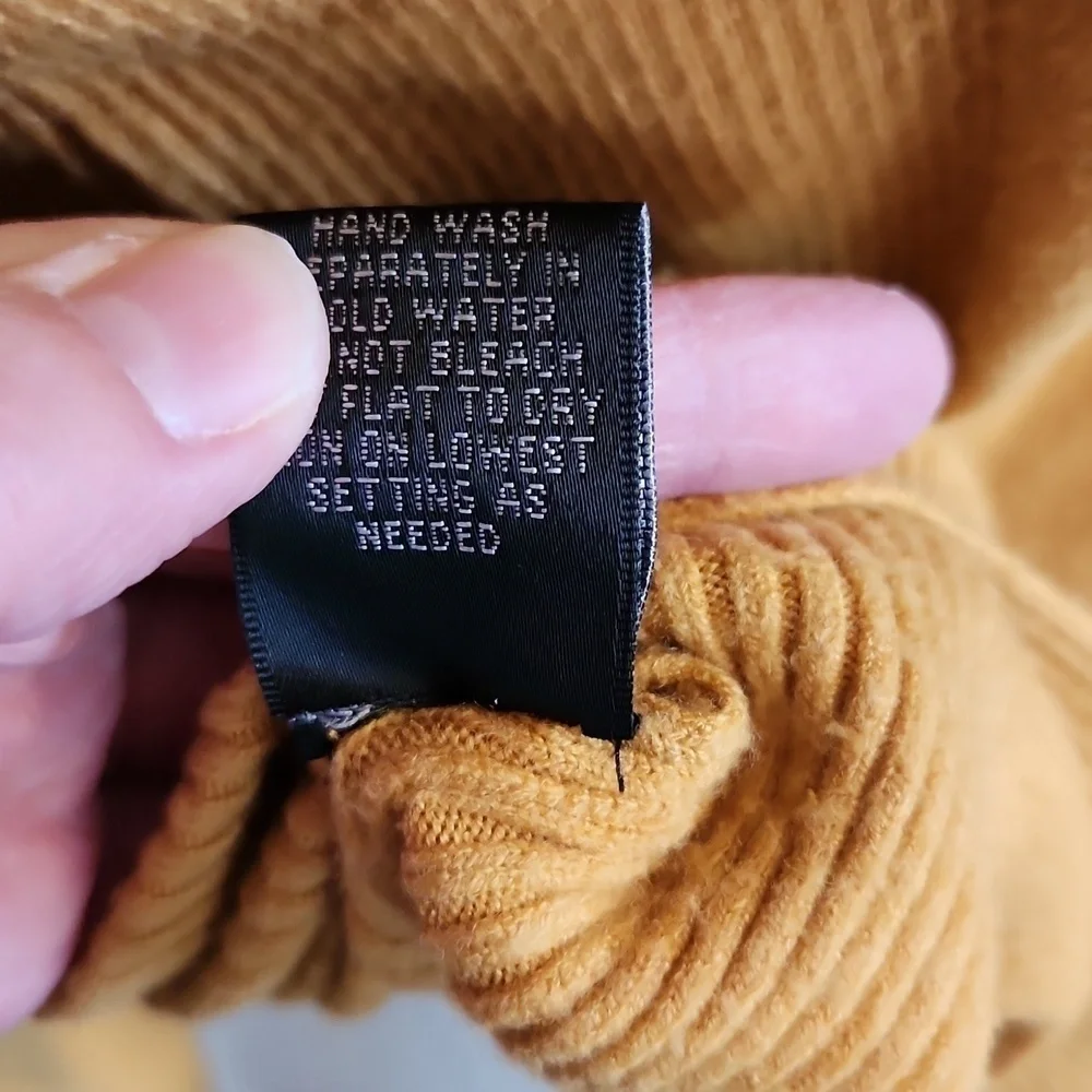 Beyond inc knitwear high-low hem crew neck sweater